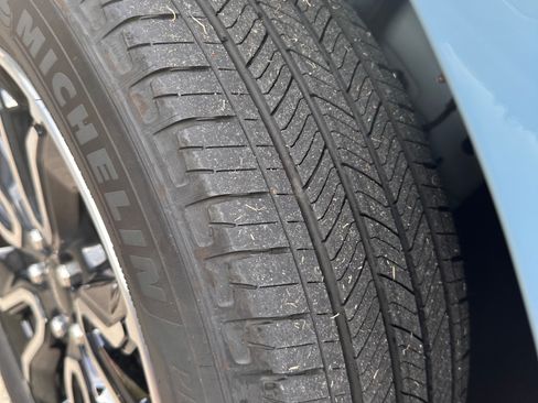 Used 2022 Ford Maverick Lariat w/ Lariat Luxury Package image 12