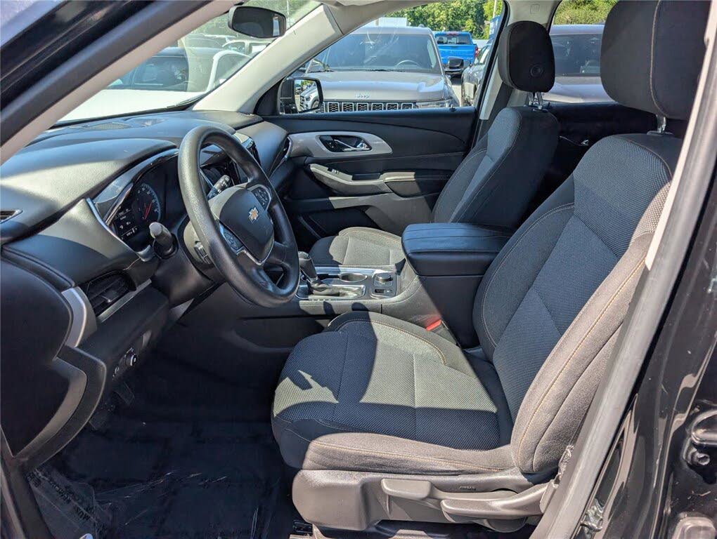 Used 2019 Chevrolet Traverse LS w/ LPO, Floor Liner Package FWD image 4
