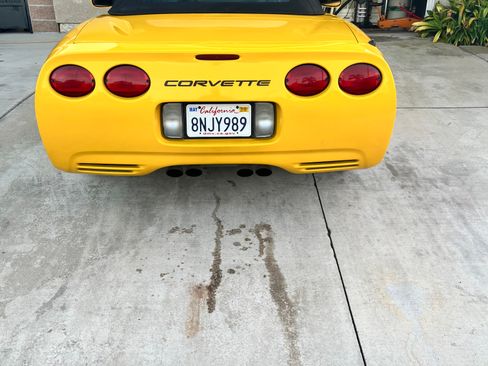 Used 2000 Chevrolet Corvette Convertible w/ Performance Handling Pkg image 6