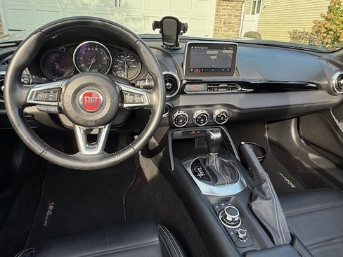 Used 2017 FIAT 124 Spider Lusso image 12