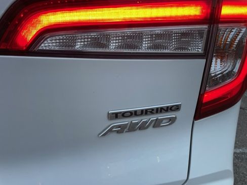 Used 2020 Honda Pilot Touring image 10