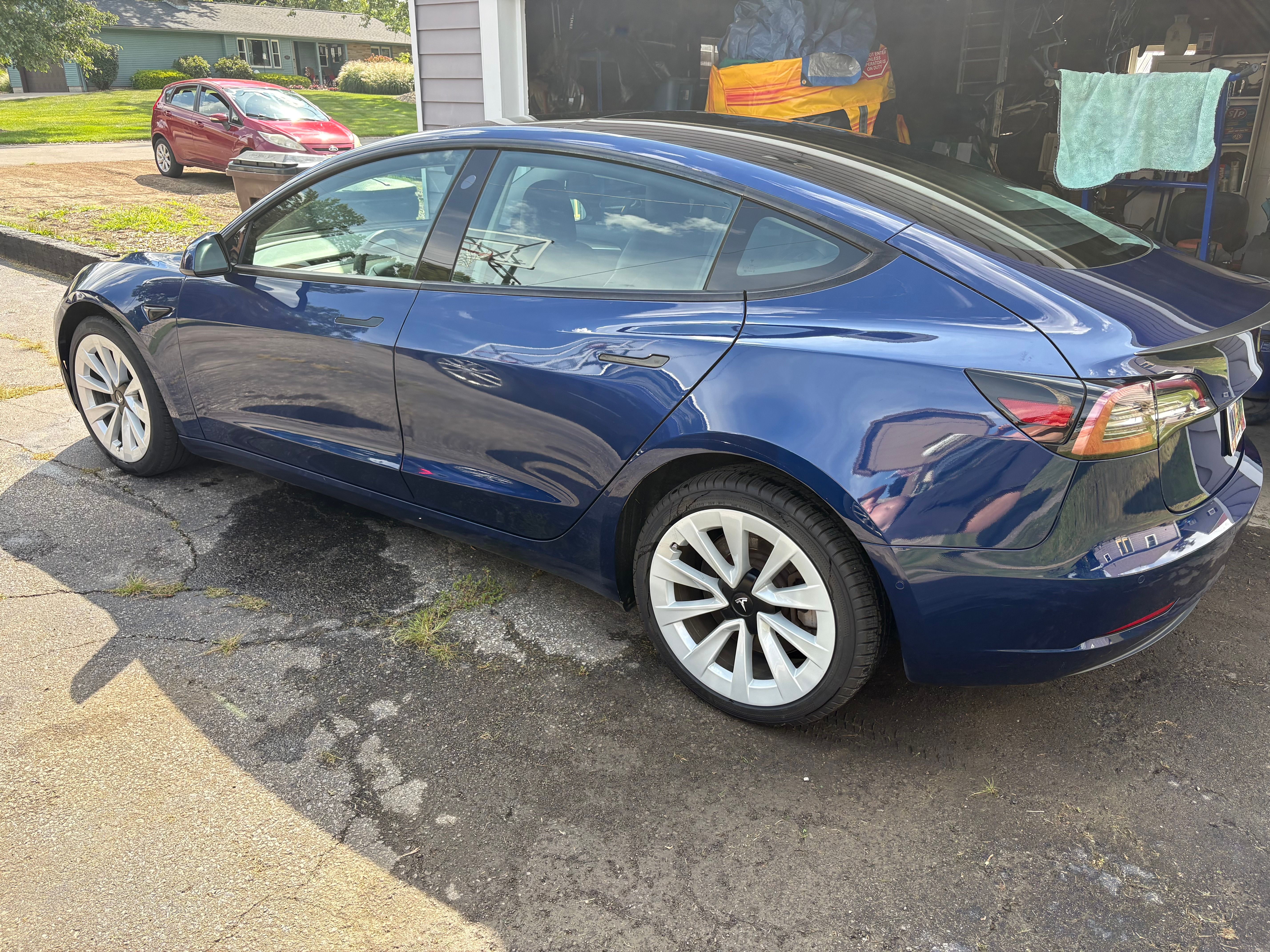 Used 2021 Tesla Model 3 Standard Range Plus RWD image 4