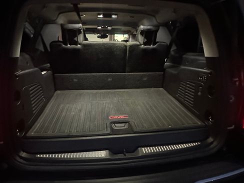 Used 2019 GMC Yukon XL Denali w/ Denali Ultimate Package AWD/4WD image 18