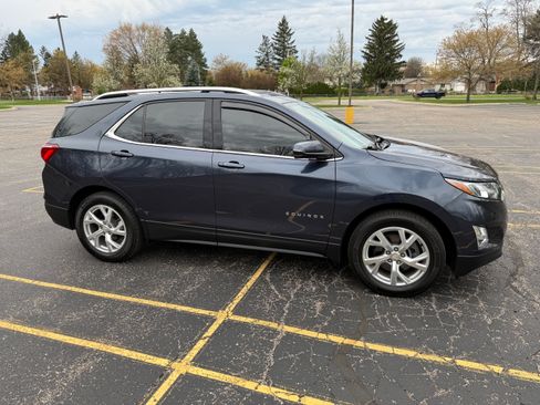 Used 2018 Chevrolet Equinox LT FWD image 16