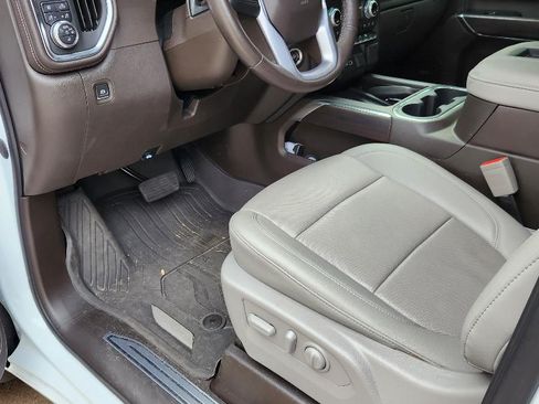 Used 2022 GMC Sierra 3500 SLT w/ SLT Premium Package image 11