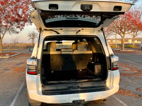 Used 2016 Toyota 4Runner SR5 Premium RWD image 21