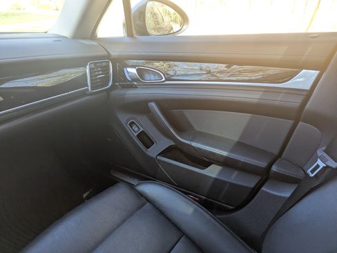 Used 2016 Porsche Panamera 4 Edition image 6