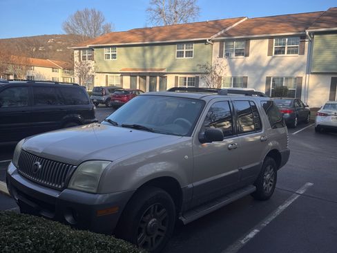Used 2005 Mercury Mountaineer Premier image 2