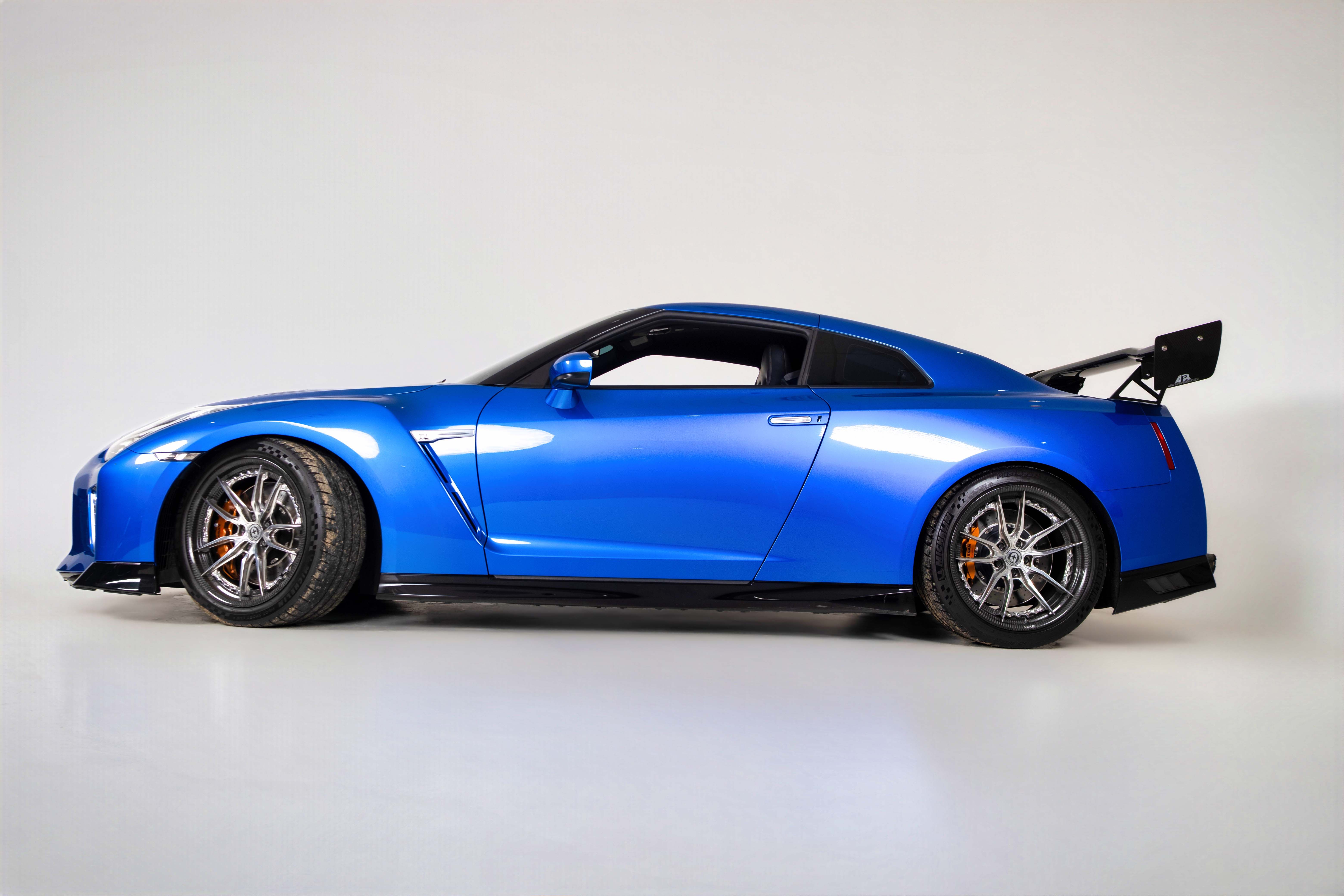 Used 2021 Nissan GT-R Premium AWD/4WD image 9
