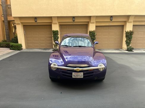 Used 2004 Chevrolet SSR w/ Preferred Equipment Group RWD image 4
