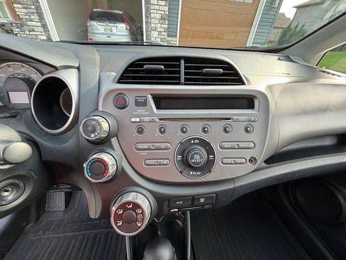 Used 2011 Honda Fit Sport image 13