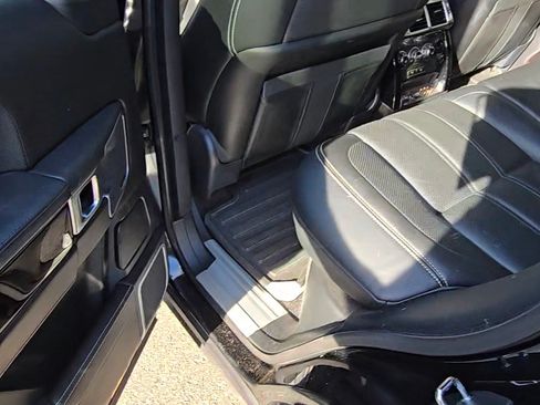 Used 2010 Land Rover Range Rover Autobiography image 6