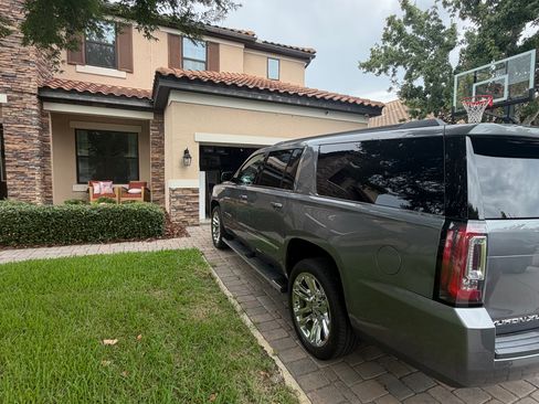 Used 2018 GMC Yukon XL SLT w/ Premium Edition RWD image 4