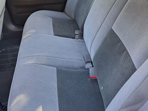 Used 2004 Ford Taurus SE image 8