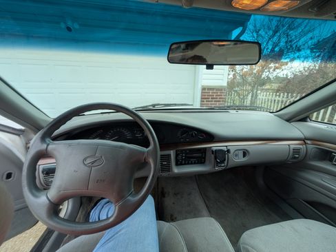 Used 1998 Oldsmobile 88 image 8