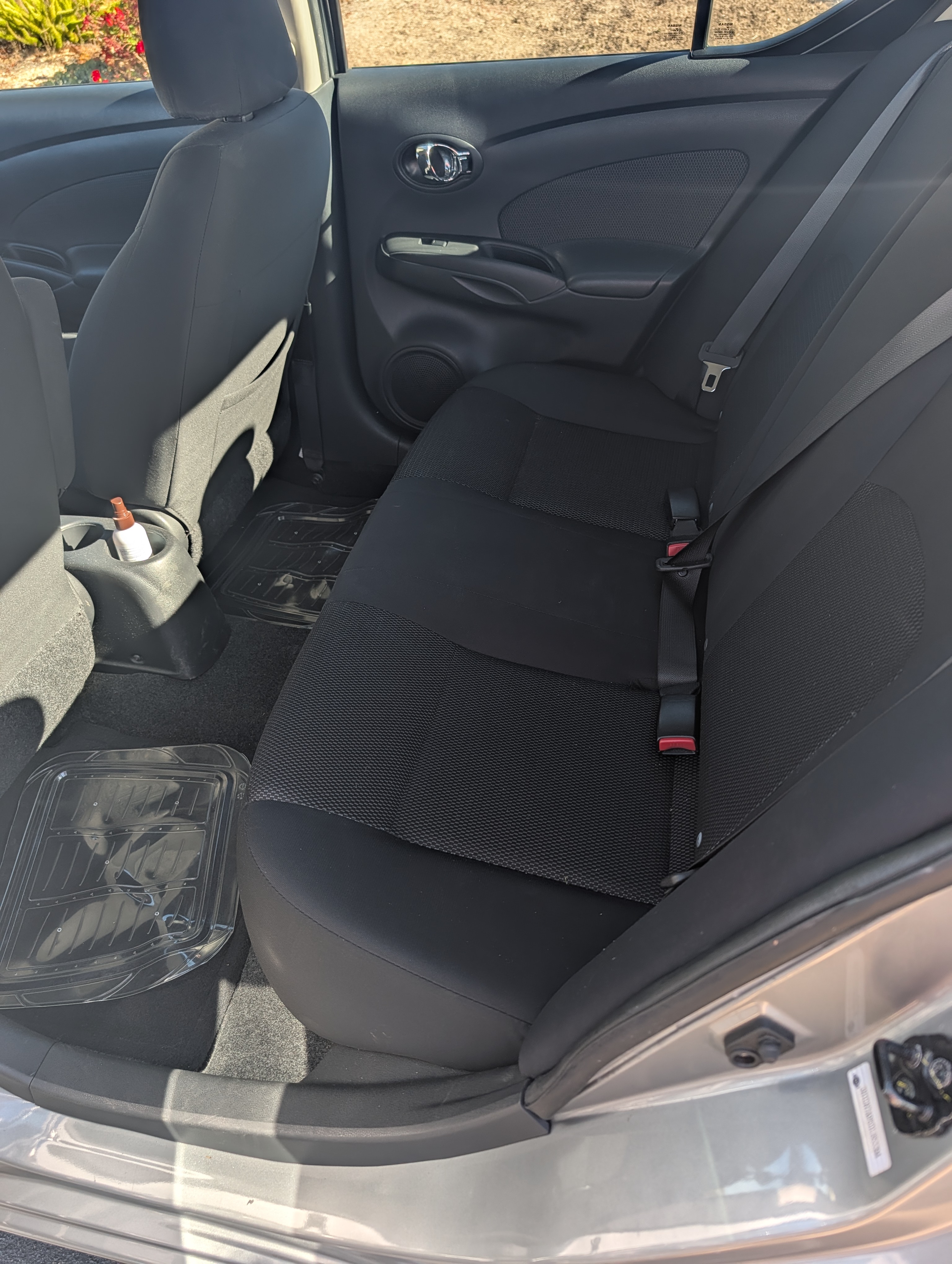 Used 2013 Nissan Versa SV w/ Convenience Pkg FWD image 11