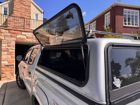 Used 2010 Toyota Tacoma 4x4 Double Cab image 27