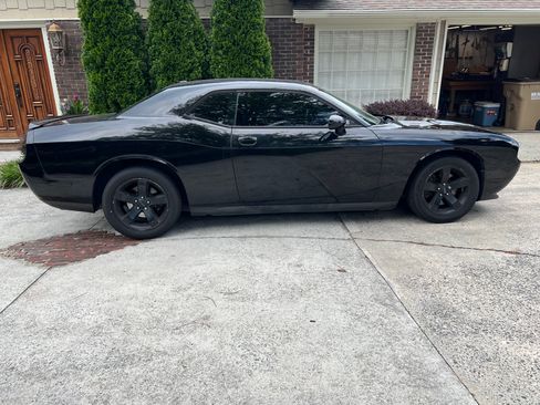 Used 2013 Dodge Challenger R/T w/ Electronics Convenience Group RWD image 4