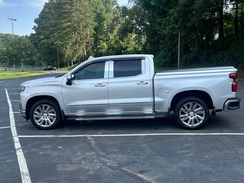 Used 2019 Chevrolet Silverado 1500 LTZ w/ LTZ Premium Package RWD image 6