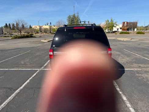 Used 2015 Ford Expedition EL XLT w/ Equipment Group 202A image 5