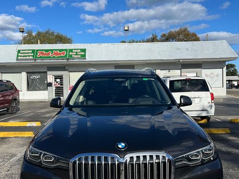 Used 2022 BMW X7 xDrive40i w/ Premium Package image 4