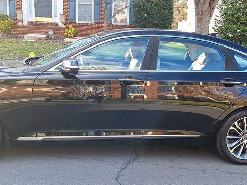 Used 2016 Hyundai Genesis 3.8 image 4