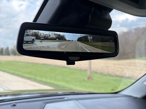 Used 2018 Cadillac Escalade Luxury image 12