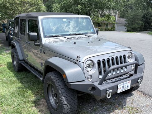 Used 2017 Jeep Wrangler Unlimited Sport w/ Quick Order Package 24S AWD/4WD image 2