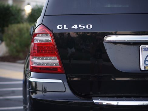 Used 2011 Mercedes-Benz GL 450 4MATIC image 11