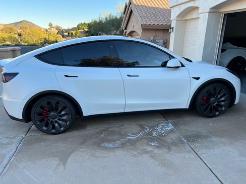 Used 2022 Tesla Model Y Performance AWD/4WD image 5