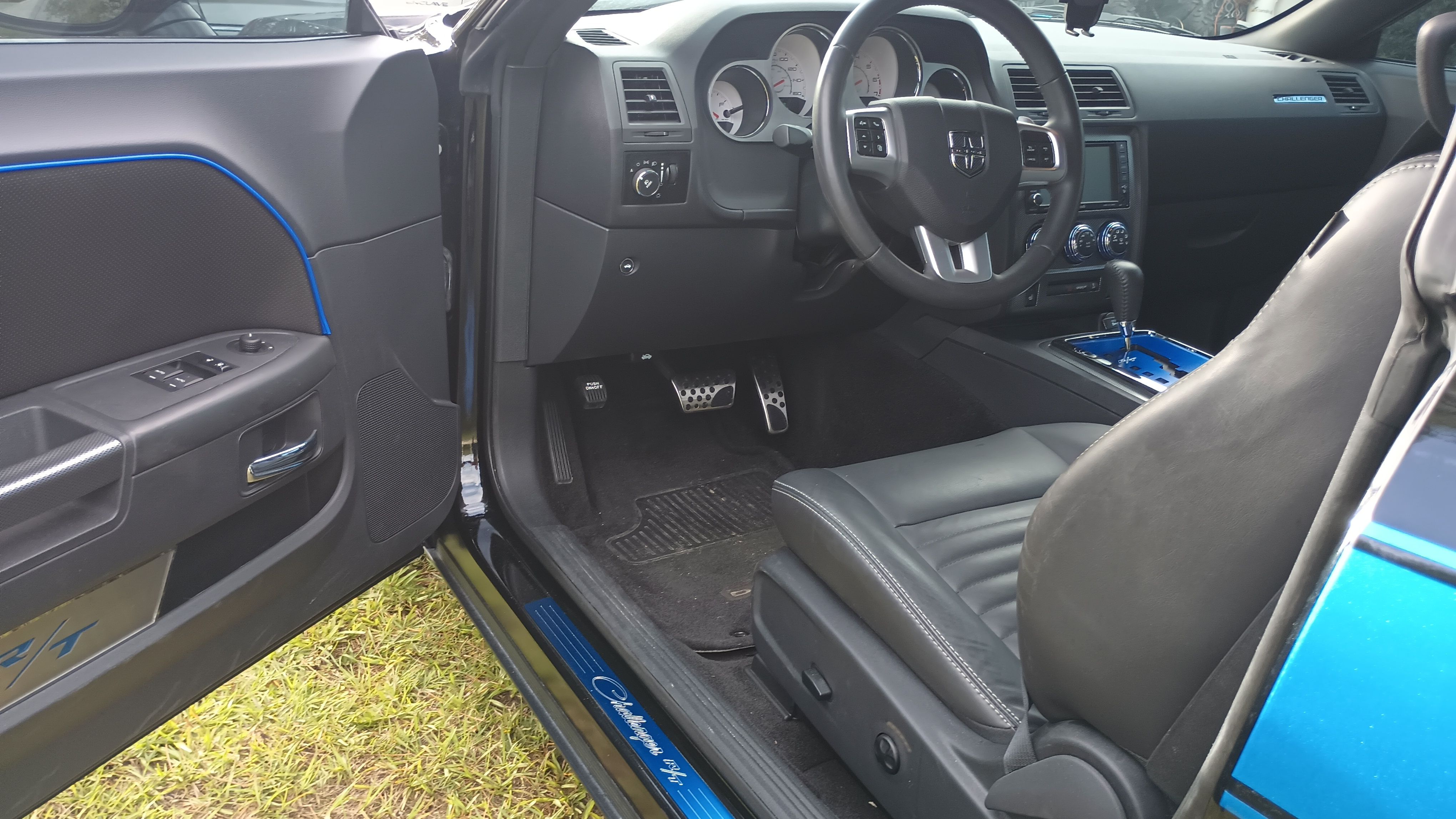 Used 2013 Dodge Challenger R/T Plus RWD image 4