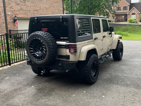 Used 2016 Jeep Wrangler Unlimited Sahara AWD/4WD image 2