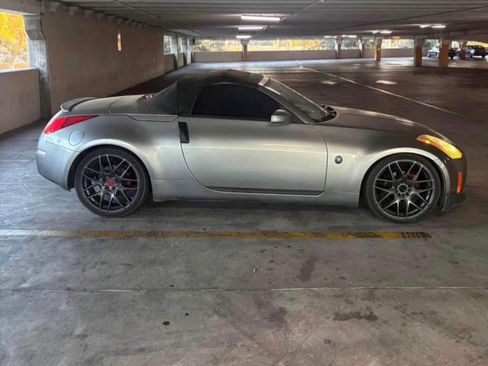 Used 2004 Nissan 350Z Touring image 14