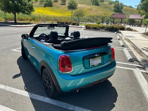 Used 2016 MINI Cooper Convertible image 10