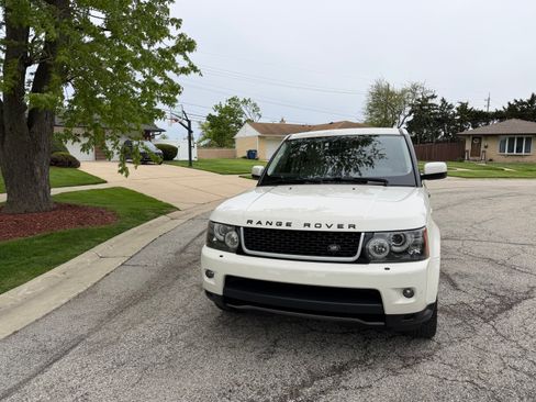Used 2010 Land Rover Range Rover Sport Supercharged AWD/4WD image 2