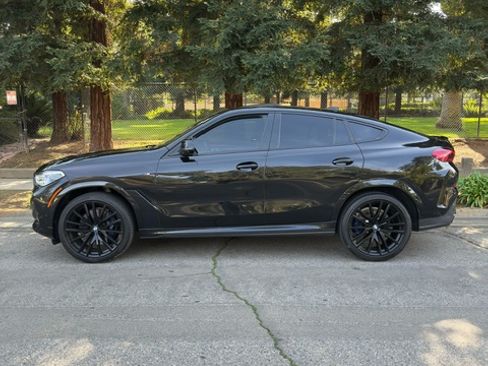 Used 2021 BMW X6 M50i w/ Executive Package image 13