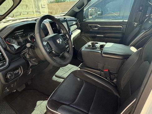 Used 2025 RAM 1500 Laramie AWD/4WD image 8