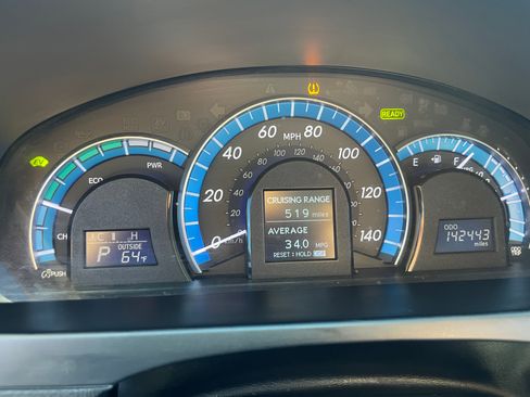 Used 2014 Toyota Camry XLE image 8