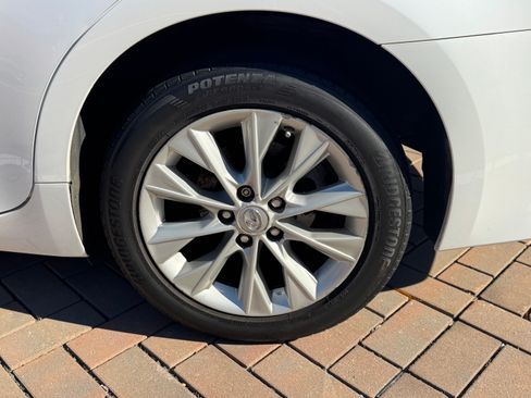 Used 2014 Lexus ES 300h image 13