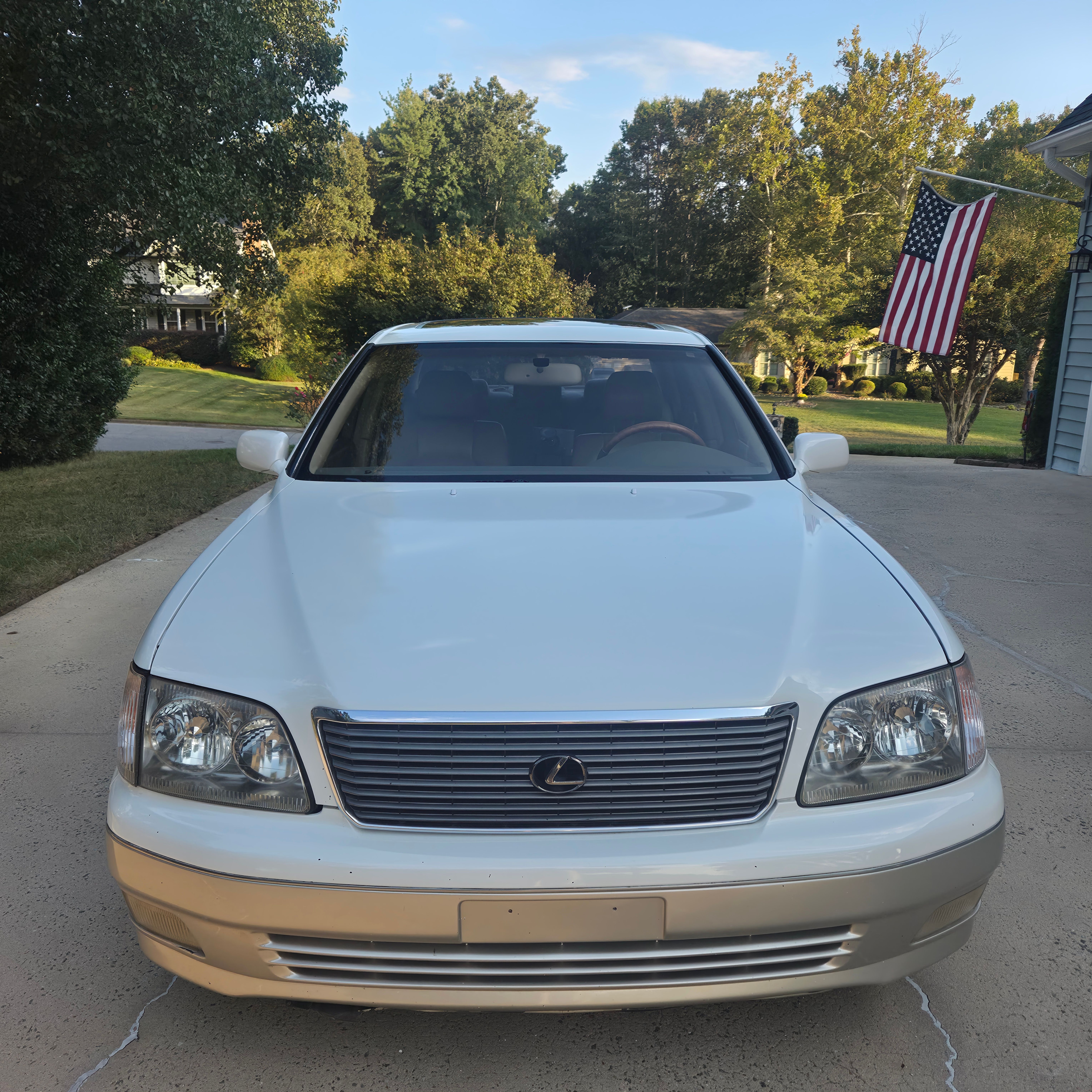 Used 1998 Lexus LS 400 RWD image 2