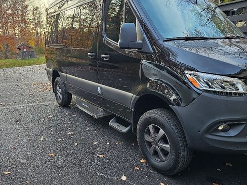 Used 2022 Mercedes-Benz Sprinter 2500 image 5