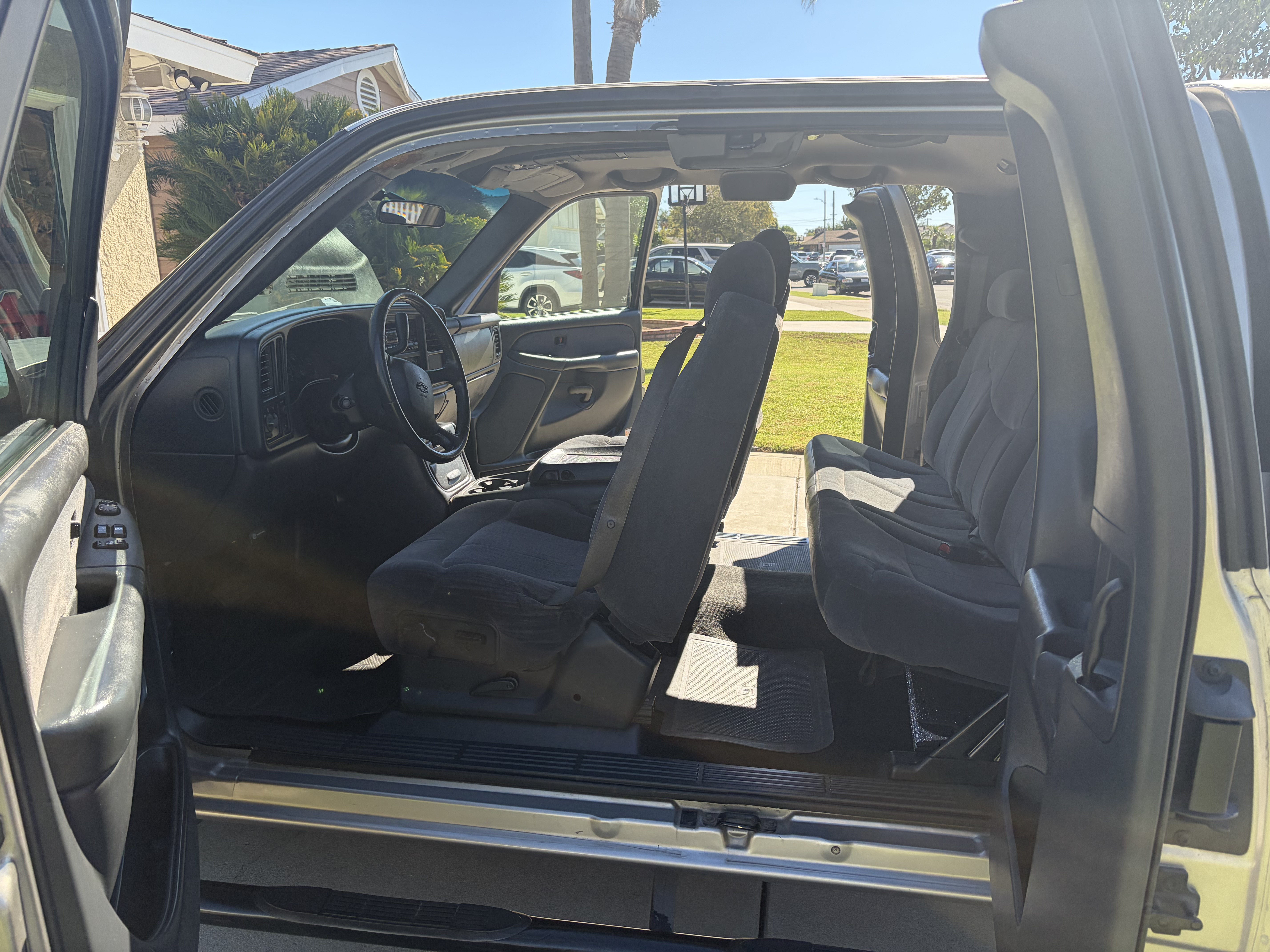 Used 2001 Chevrolet Silverado 1500 LS w/ Firm Ride Suspension Pkg RWD image 16