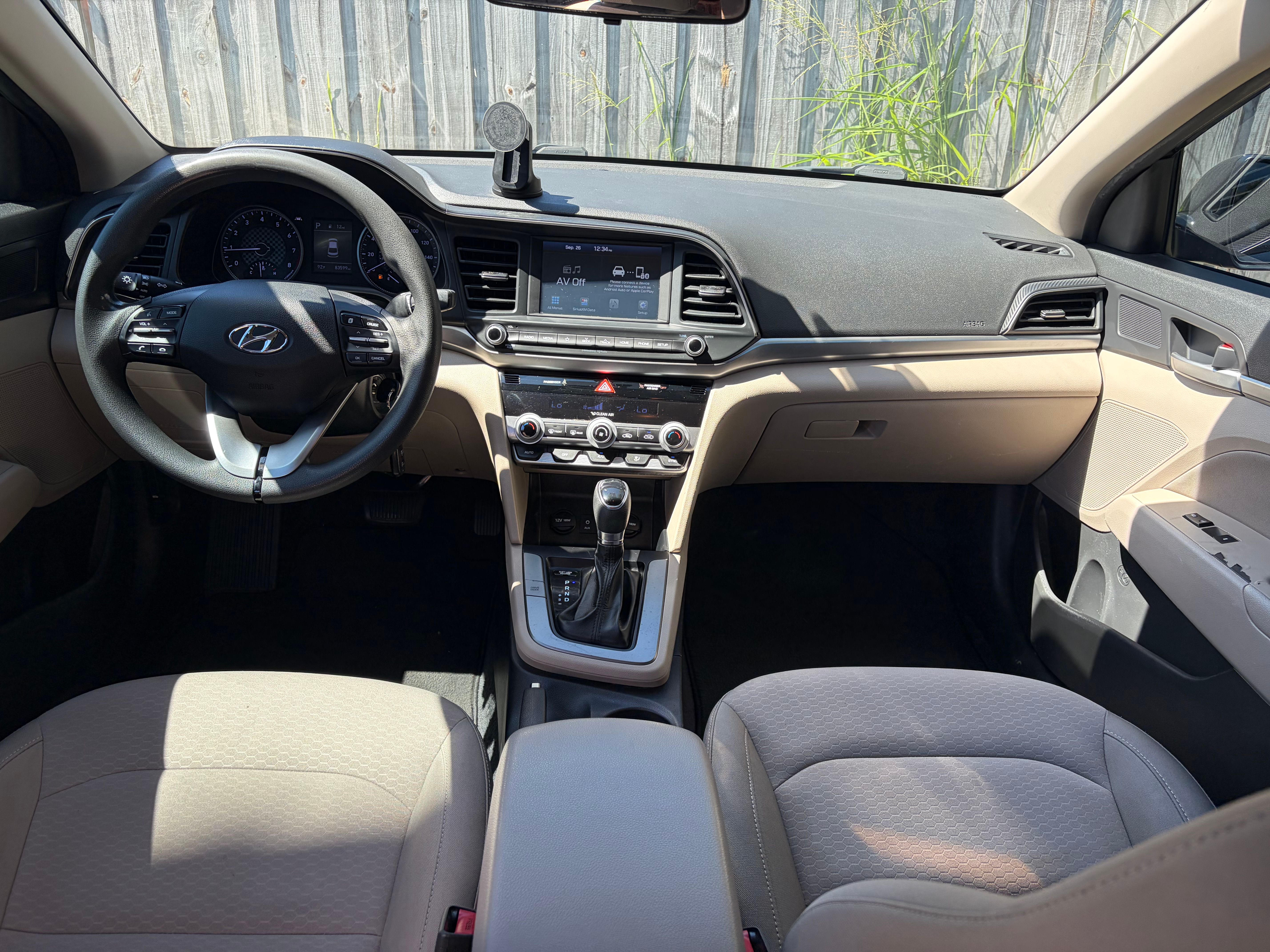 Used 2020 Hyundai Elantra SEL w/ Cargo Package (C1) FWD image 9