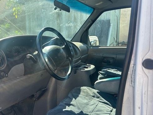 Used 2001 Ford E-350 and Econoline 350 Extended Super Duty image 8