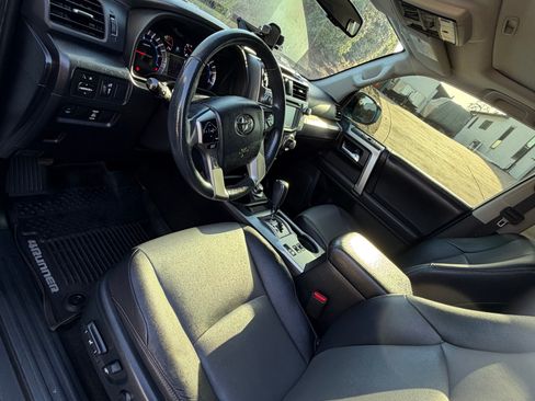 Used 2018 Toyota 4Runner SR5 Premium AWD/4WD image 8