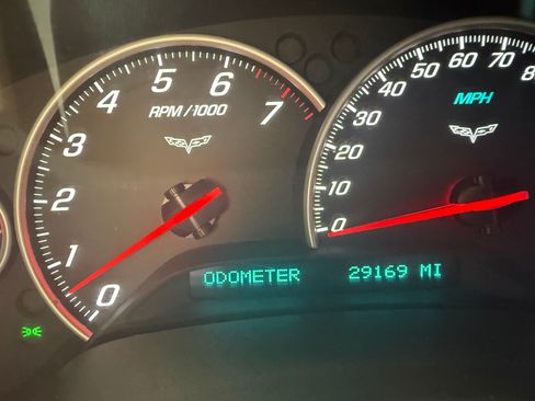 Used 2005 Chevrolet Corvette Coupe w/ Preferred Equipment Group RWD image 15