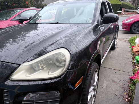 Used 2008 Porsche Cayenne Turbo image 8