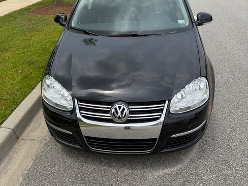 Used 2010 Volkswagen Jetta TDI FWD image 6