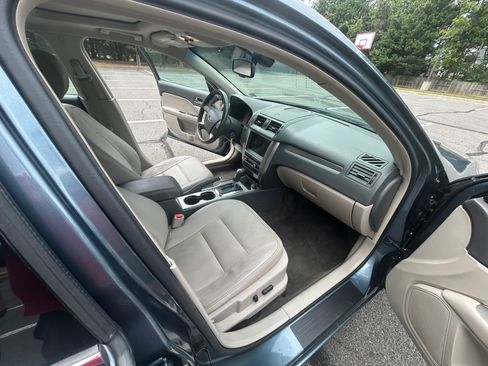 Used 2011 Ford Fusion Hybrid w/ 502A Rapid Spec Order Code FWD image 8
