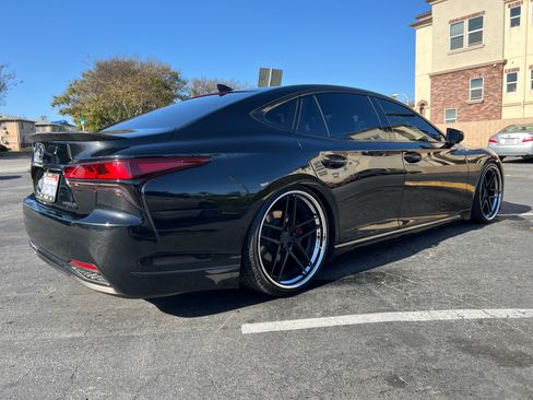 Used 2018 Lexus LS 500h 500h Sedan 4D w/ Luxury Package image 5